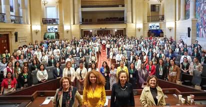 Noticia: NEUROLAB: Integración de la música y el arte para promover el bienestar en mujeres universitarias