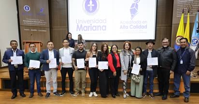 Noticia: Exaltan a estudiantes de la Facultad de Educación por su excelencia académica y compromiso con la formación integral
