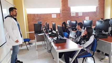 Noticia: Estudiantes de la Institución Educativa Municipal Libertad se acercan al mundo de la ingeniería en la Universidad Mariana